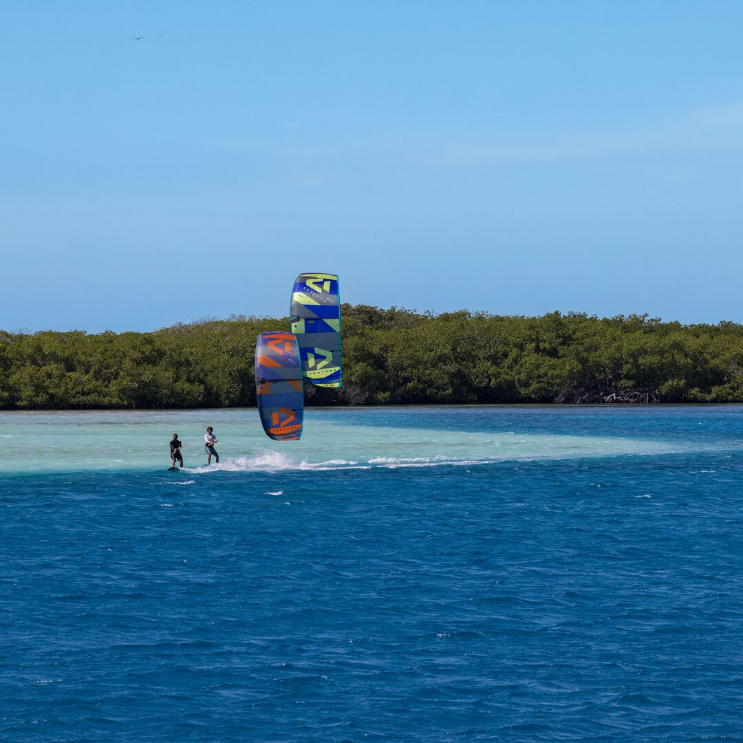 AILE DE KITESURF ELEVEIGHT RS V8 2025